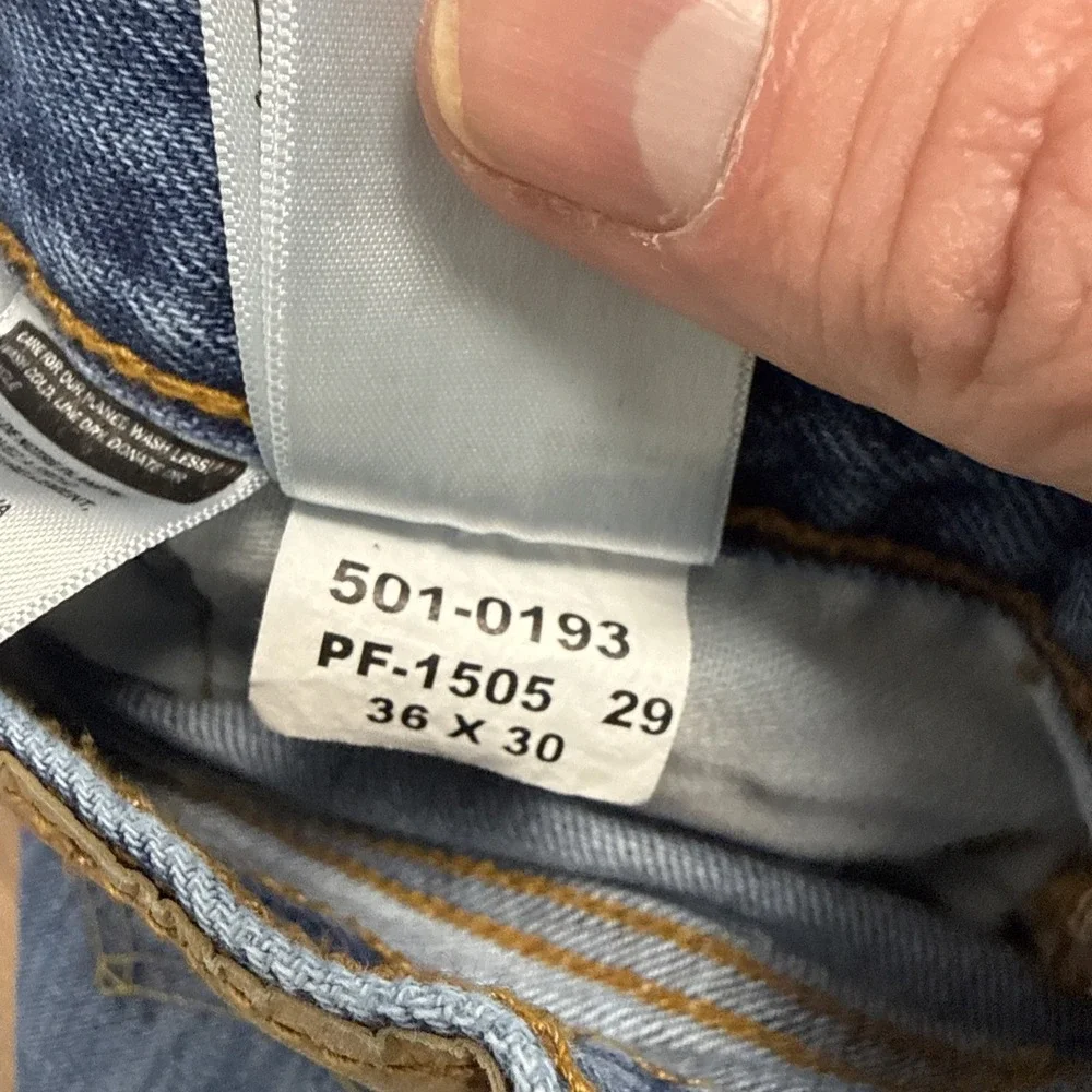 Levi Strauss 501 Jeans Mens 36x30 Button Fly Dark‎ Wash Denim